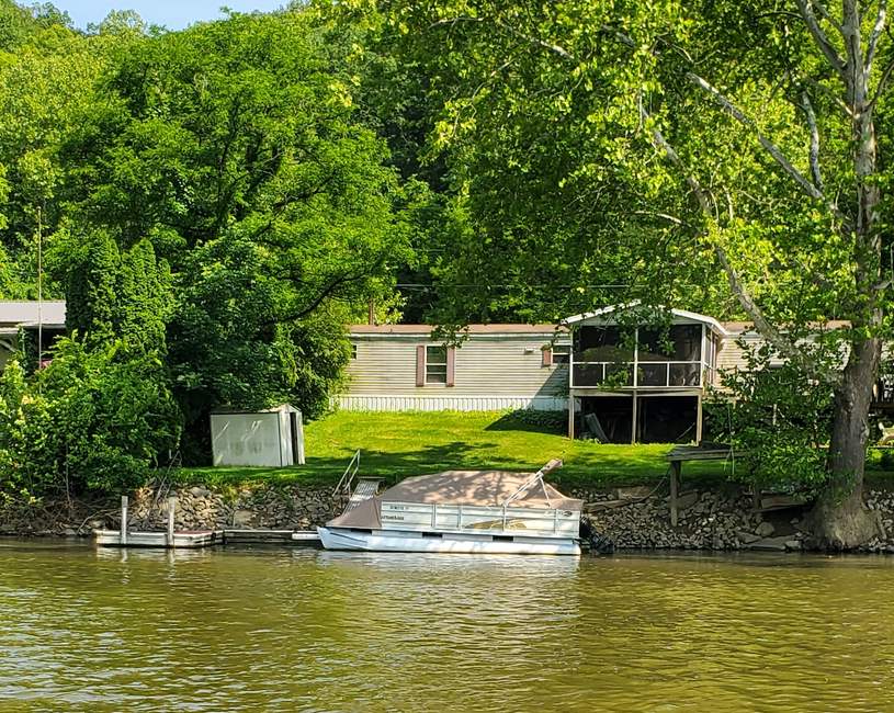 Cole Crest Pontoon
